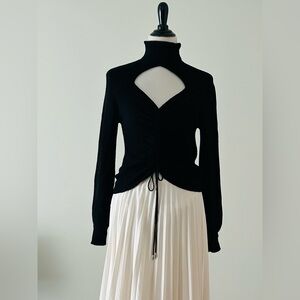 Steve Madden M Cut-Out front and back mid riff ruching turtleneck sweater